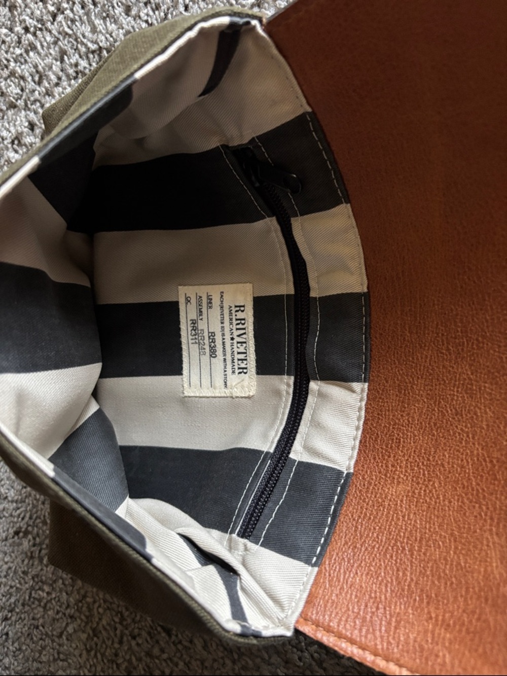 R. Riveter Brown Leather & Green Canvas Crossbody Bag - Picture 3 of 8